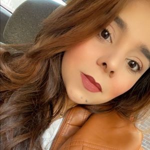 Meet your Posher, María